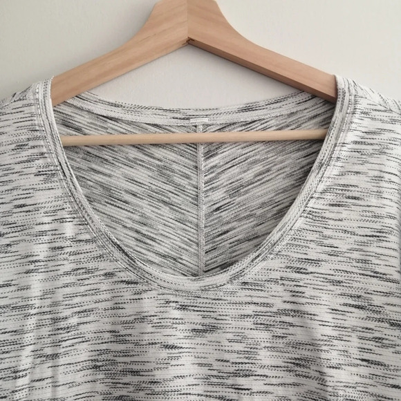 Lululemon Meant To Move Long Sleeve in Tiger  Space Dye Black White Small (4/6) - Picture 5 of 16